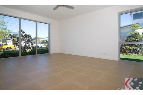 Property photo of 9 Osmium Lane Hope Island QLD 4212