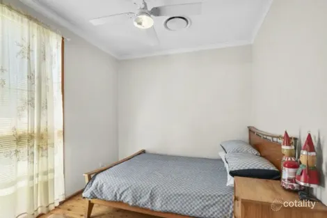 Property photo of 21 Lillas Place Minto NSW 2566