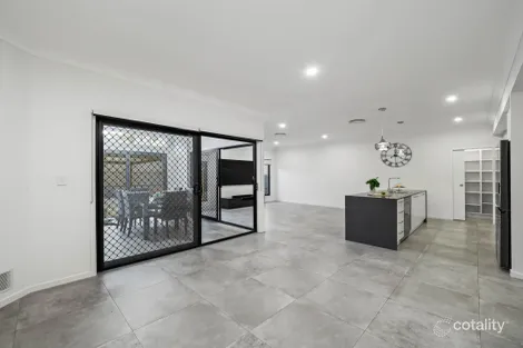 Property photo of 36 Ismaeel Circuit Kuraby QLD 4112