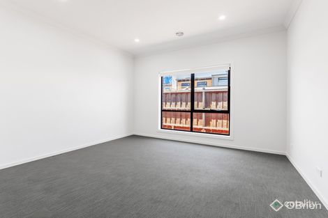 Property photo of 4 Scatter Road Fraser Rise VIC 3336
