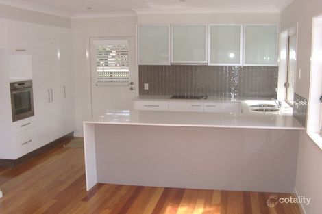 Property photo of 2/6 Ahern Street Labrador QLD 4215