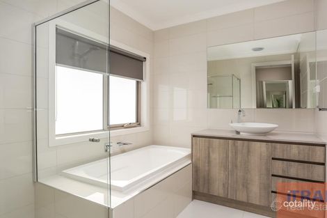 Property photo of 27 Espie Court Botanic Ridge VIC 3977