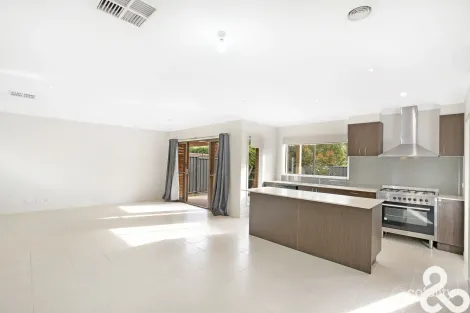 Property photo of 15 Grattan Street South Morang VIC 3752