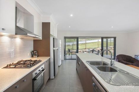 2/4 Conte Cct, Augustine Heights, QLD 4300