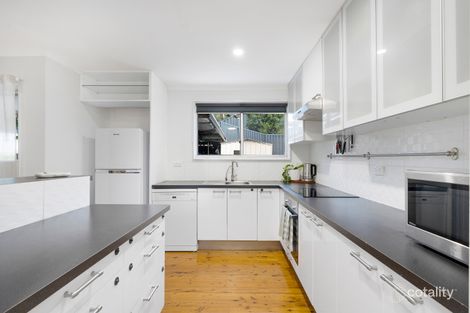 Property photo of 18 Tarana Place Bolton Point NSW 2283