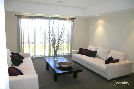 92 Jubilee Dr, Rowville, VIC 3178