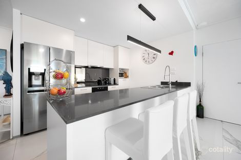 Property photo of 424/66 Sickle Avenue Hope Island QLD 4212