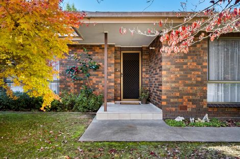 Property photo of 2 Claret Court Bright VIC 3741