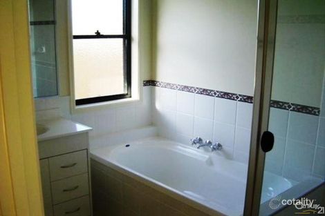 Property photo of 9 Wareena Crescent Glenvale QLD 4350