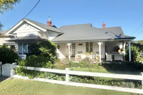 112 Dowling St, Dungog, NSW 2420