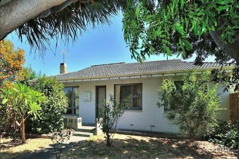 6 Stewartby Cres, Viveash, WA 6056