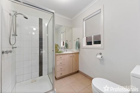 Property photo of 90 Hatchlands Drive Deer Park VIC 3023