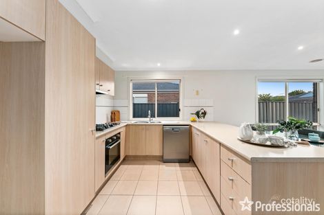 Property photo of 90 Hatchlands Drive Deer Park VIC 3023