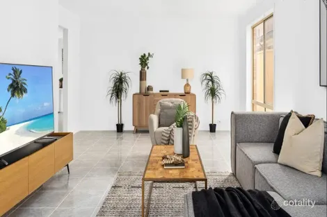 Property photo of 4 Hambledon Way West Hoxton NSW 2171