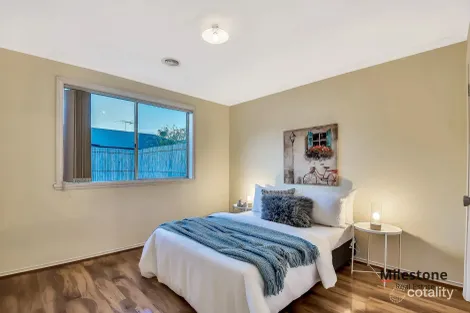 Property photo of 74 Baden Powell Drive Tarneit VIC 3029