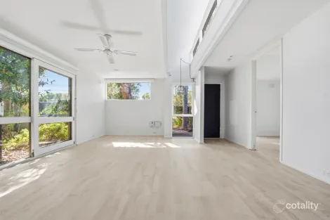 Property photo of 5 Poplar Grove Langwarrin VIC 3910