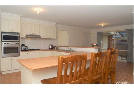 Property photo of 5 Pheasant Court Berwick VIC 3806