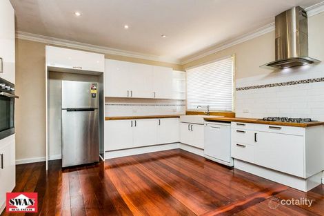 Property photo of 15 Jinda Road Koongamia WA 6056