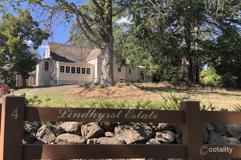 1/4 Station Rd, Seville, VIC 3139