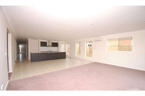 Property photo of 46 Sinclair Crescent Tarneit VIC 3029