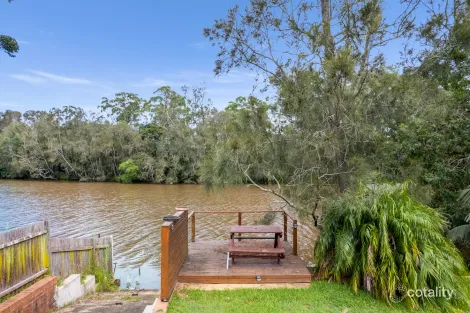 Property photo of 38 Geoffrey Road Chittaway Point NSW 2261