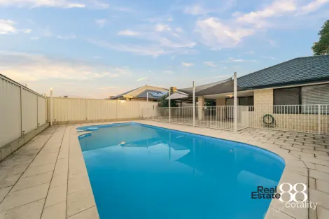 2 Merida Turn, Seville Grove, WA 6112