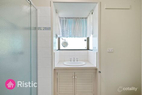 Property photo of 37 Hurlstone Crescent Mill Park VIC 3082