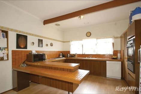 38 Guinevere Pde, Glen Waverley, VIC 3150