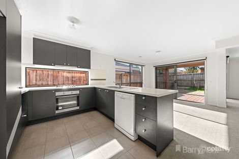 Property photo of 8 Field Street Pakenham VIC 3810