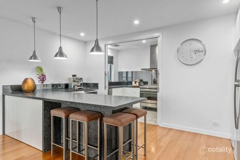 Property photo of 18 Belinda Court South Morang VIC 3752