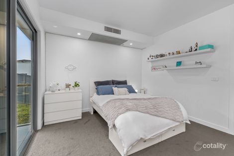 Property photo of 18 Belinda Court South Morang VIC 3752