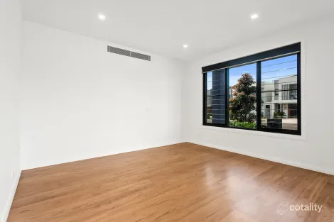 Property photo of 41 Brigantine Drive Shell Cove NSW 2529