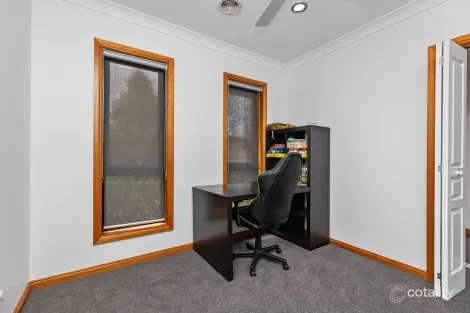 Property photo of 26 Dundale Crescent Estella NSW 2650