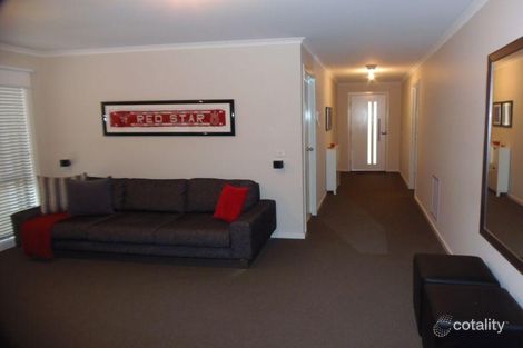 Property photo of 18 Hatchlands Drive Deer Park VIC 3023