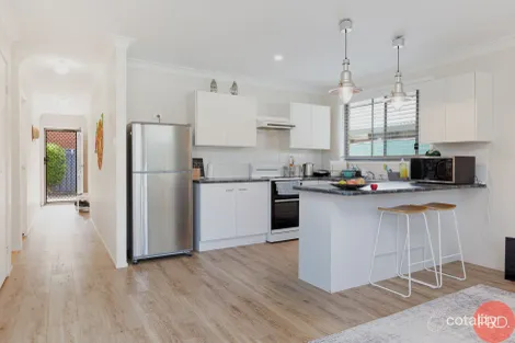 Property photo of 2/80 Robert Street Tenambit NSW 2323