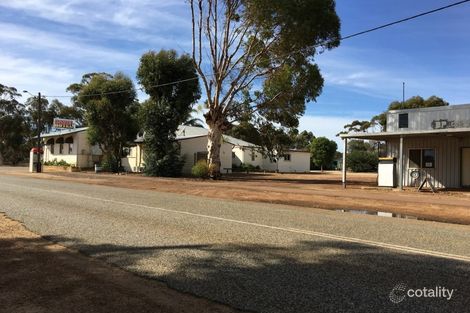 28 Railway Ave, Harrismith, WA 6361