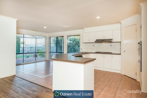 Property photo of 10 Broadland Way Narre Warren South VIC 3805
