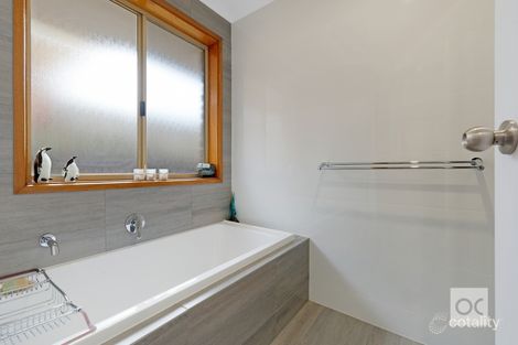 8 Menzies Ave, Hope Valley, SA 5090