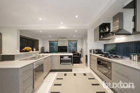 Property photo of 16 Hidden Grove Boulevard Keysborough VIC 3173