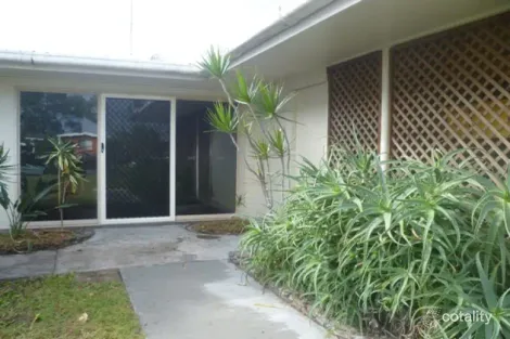 Property photo of 41 Back Street Biggera Waters QLD 4216