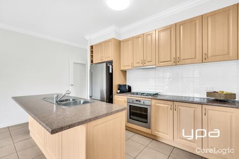 Property photo of 16 Wallaby Walk Sunbury VIC 3429