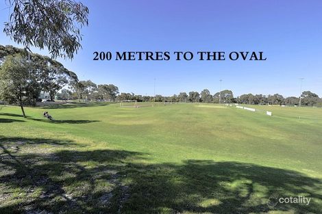 Property photo of 8 Elderberry Circle Halls Head WA 6210