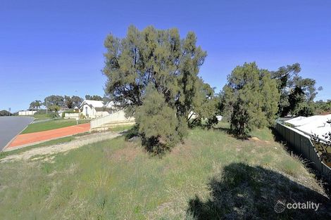 Property photo of 8 Elderberry Circle Halls Head WA 6210