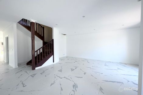 Property photo of 1 Chindwin Place Roxburgh Park VIC 3064