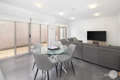 Property photo of 67C Dyson Drive Alfredton VIC 3350