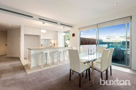 Property photo of 17/15 Beach Road Hampton VIC 3188