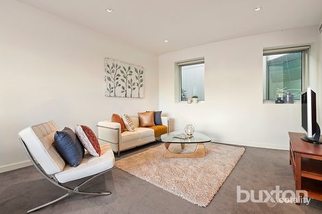 Property photo of 17/15 Beach Road Hampton VIC 3188