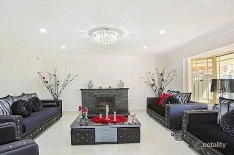 Property photo of 10 Goose Close Hinchinbrook NSW 2168