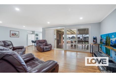 Property photo of 24 Bracken Close Cameron Park NSW 2285