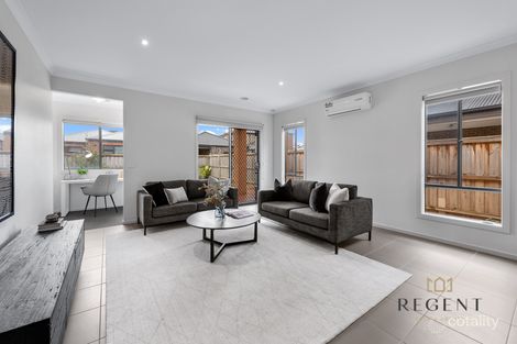 Property photo of 16 Omars Place Narre Warren South VIC 3805
